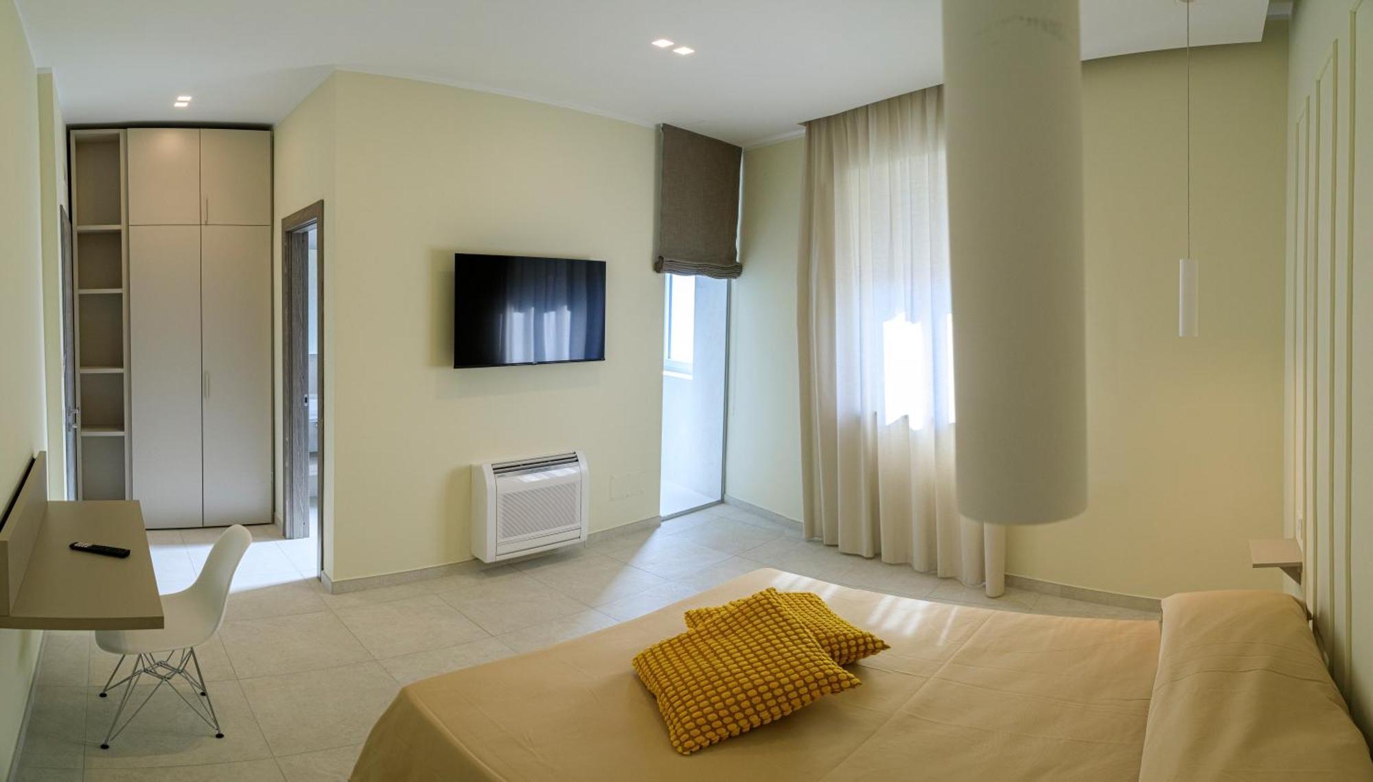Domus Vivian Hotel Montecorvino Pugliano Luaran gambar