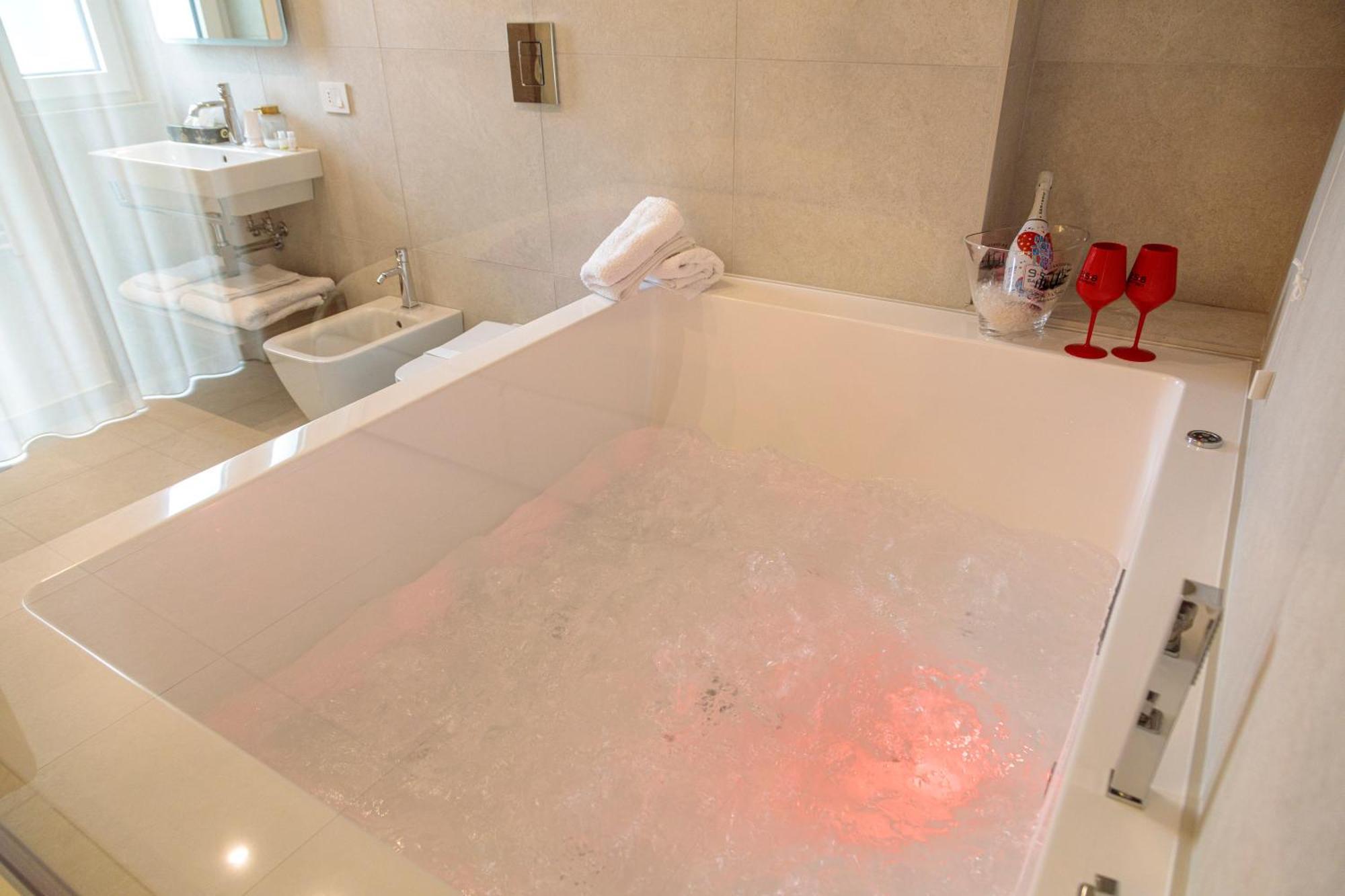 Domus Vivian Hotel Montecorvino Pugliano Luaran gambar